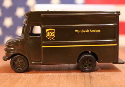 UPSミニカー　ダイキャストカー UPS　アメリカ雑貨屋　サンブリッヂ ホットウィール 通販