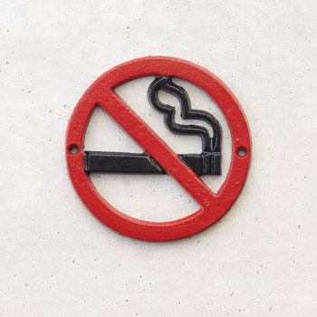 アメリカ雑貨屋サンブリッヂ　アイアンウォールサイン　プレート　NO　SMOKING　禁煙　タバコ
