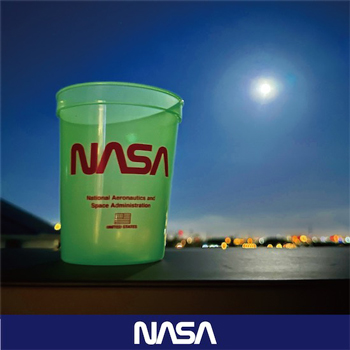 アメリカ雑貨屋サンブリッヂ　NASA　グロウカップ　蓄光カップ　NASA公認　ワームロゴ